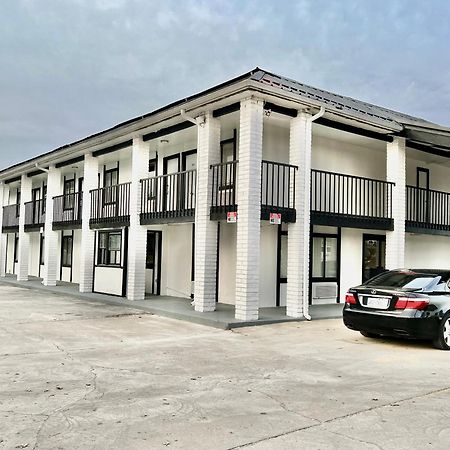 Economy Inn And Suites Tulsa Dış mekan fotoğraf