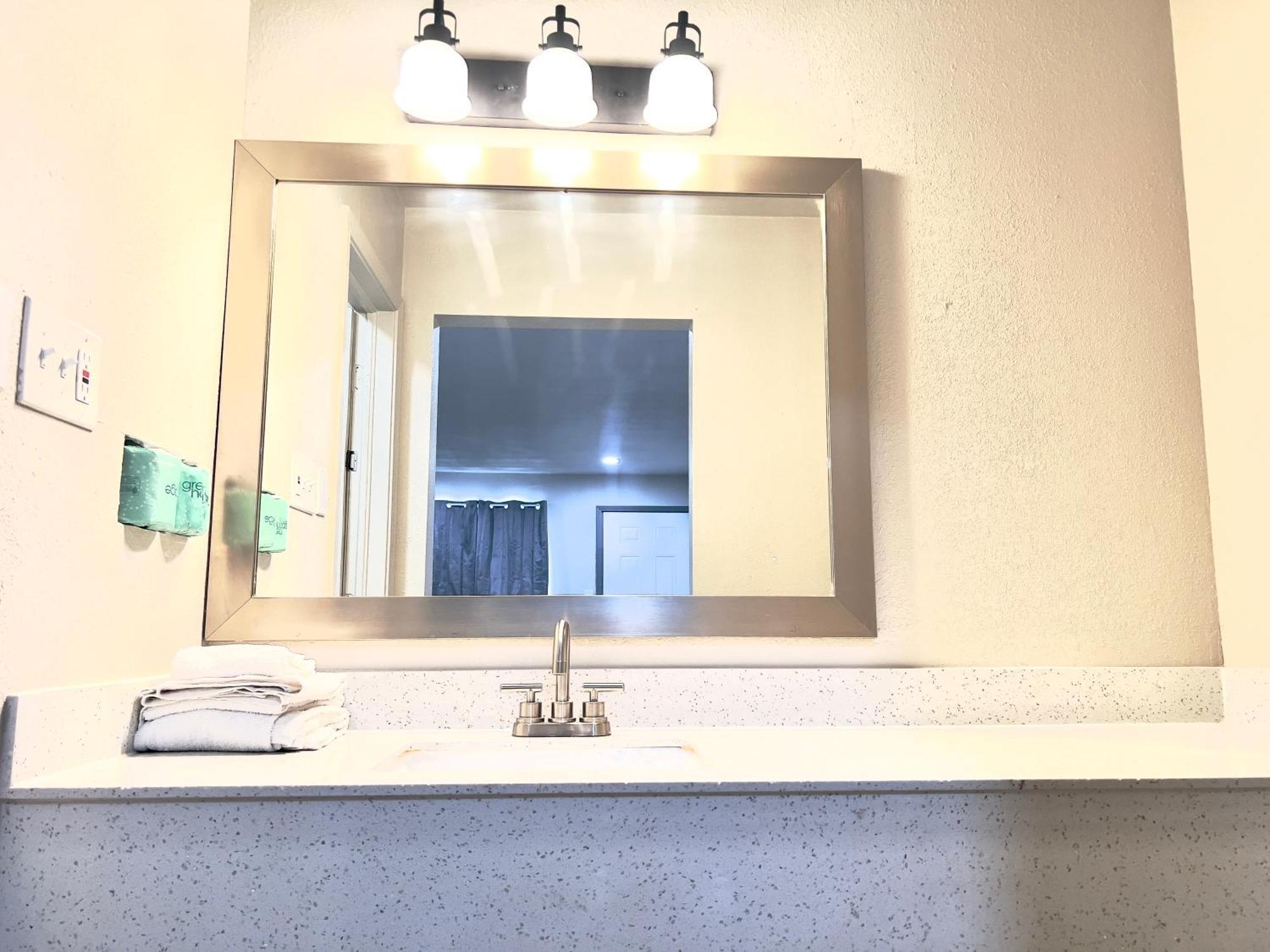 Economy Inn And Suites Tulsa Dış mekan fotoğraf