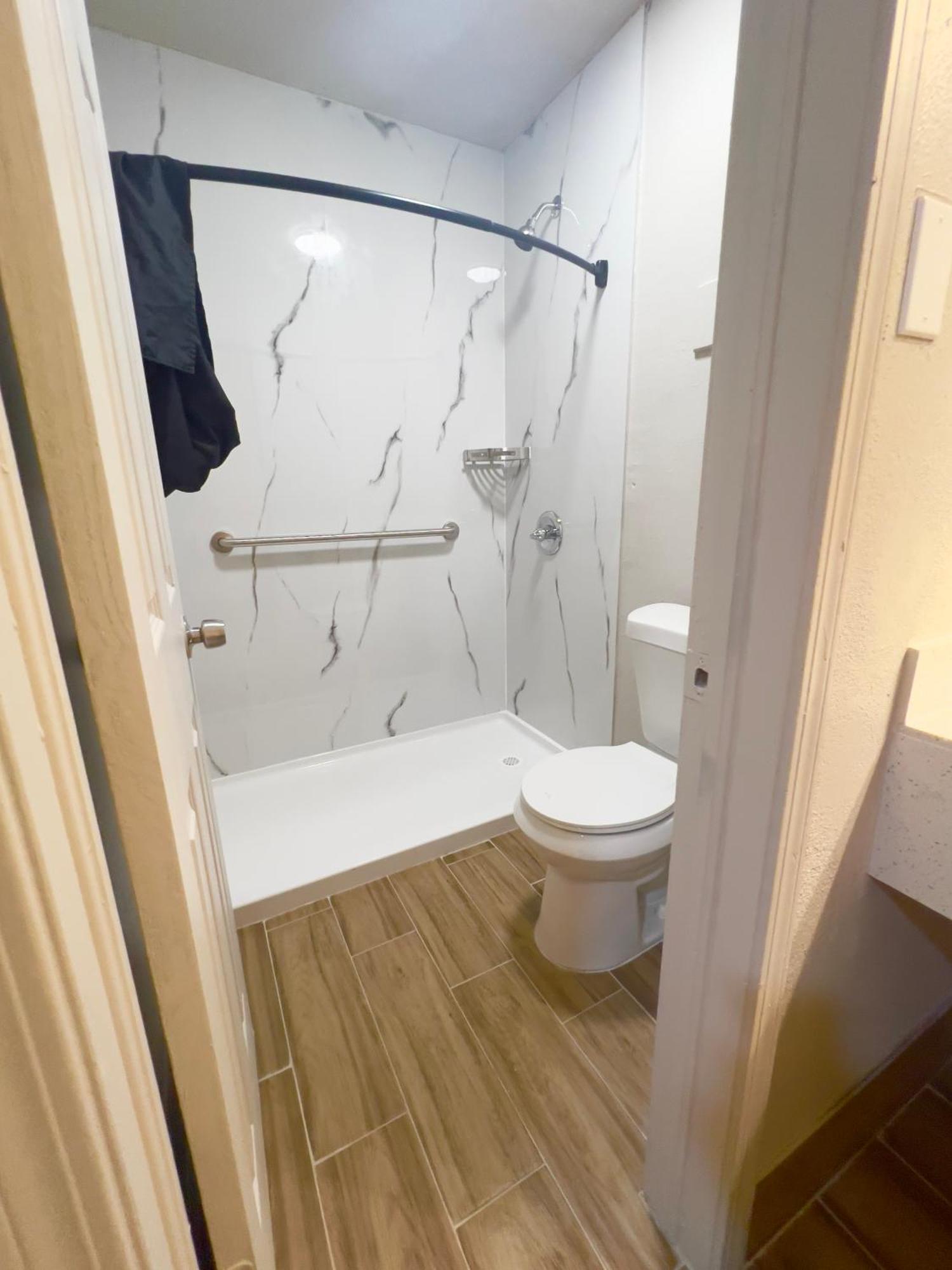 Economy Inn And Suites Tulsa Dış mekan fotoğraf